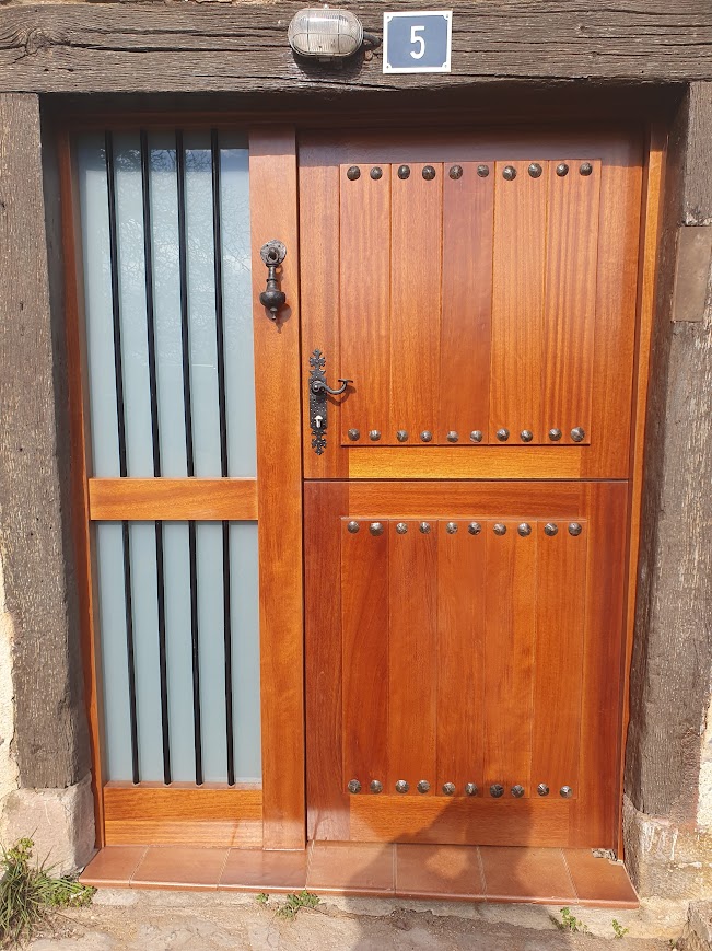 Puertas Interior Exterior. KIMER Ebanistería Carpintería